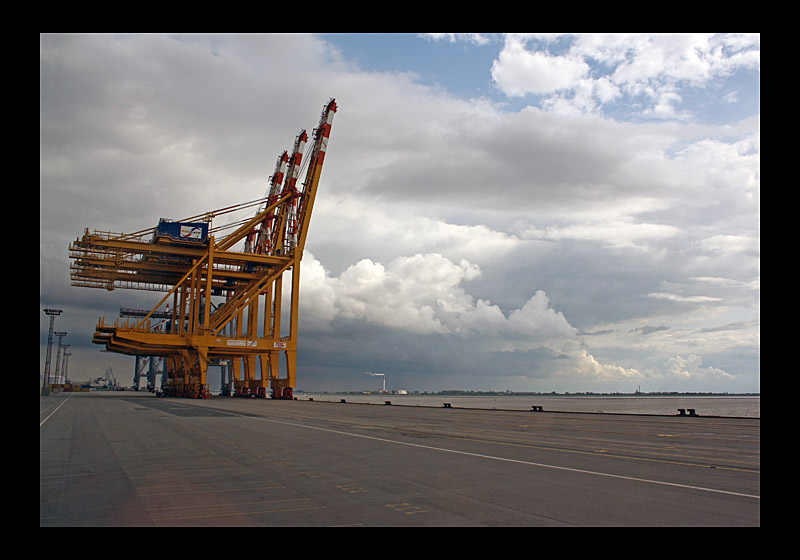 Warten auf Arbeit (19.07.2009, Bremerhaven - Canon EOS 1000D)