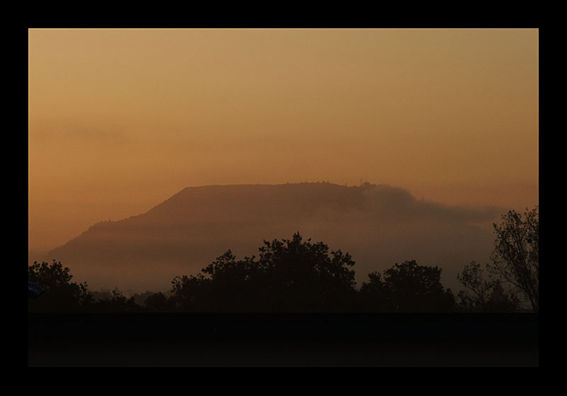 Sonnenaufgang am "Tafelberg" (23.09.2009, Saarlouis - Fujifilm FinePix F200EXR)