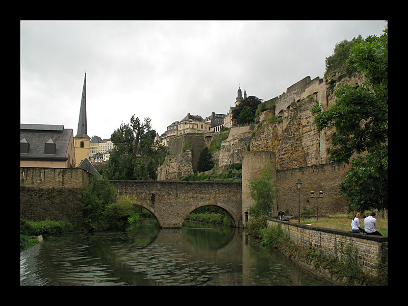 Wenzelsmauer (Luxemburg - Canon PowerShot A 640)