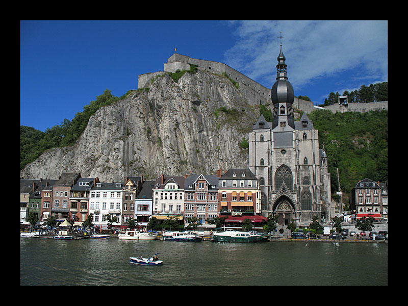 Zitadelle und Kathedrale (Dinant - Canon PowerShot A 640)