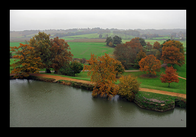 Herbstlandschaft (Bodiam Castle, England - Canon EOS 7D)
