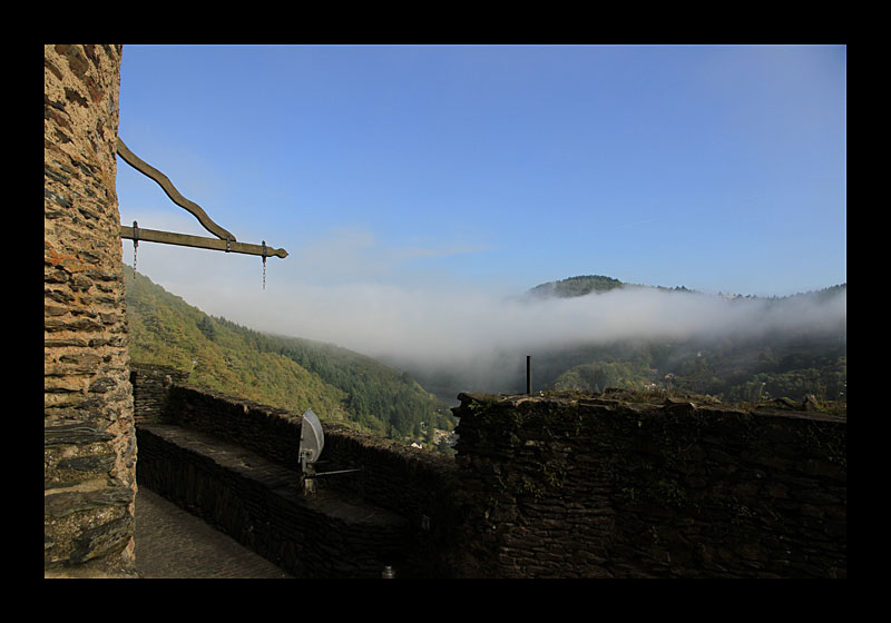 Wolkendecke (Vianden, Luxemburg - Canon EOS 7D)