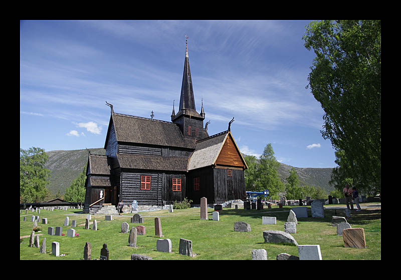 Frisch geteerte Stabkirche von Lom (Lom, Norwegen - Canon EOS 7D)