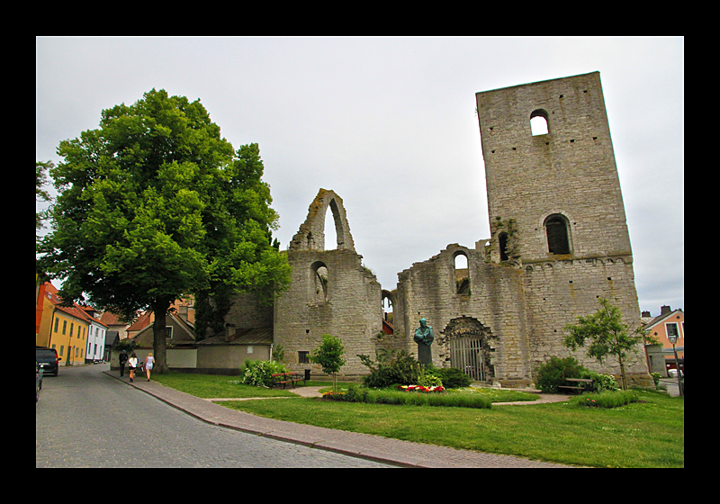 Stadt der Ruinen und Rosen II (Visby, Schweden - Canon EOS 7D)
